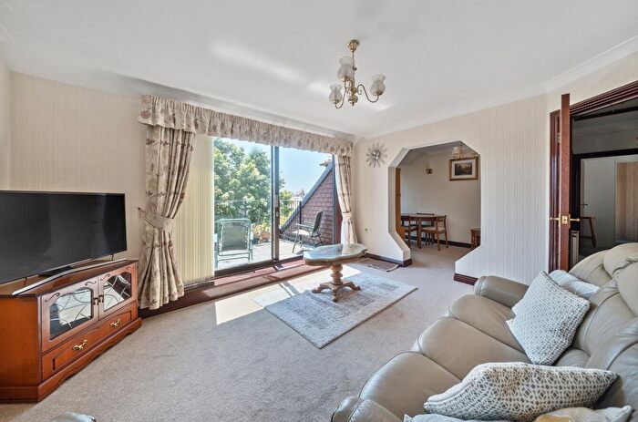 2 Bedroom Flat For Sale In Southfield Avenue, Preston, Paignton, Devon, TQ3