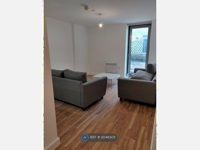 3 Bedroom Flat To Rent In Michigan Point Tower B, Salford, M50