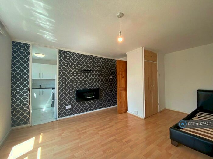 Studio To Rent In Princes Court, Liverpool, L8