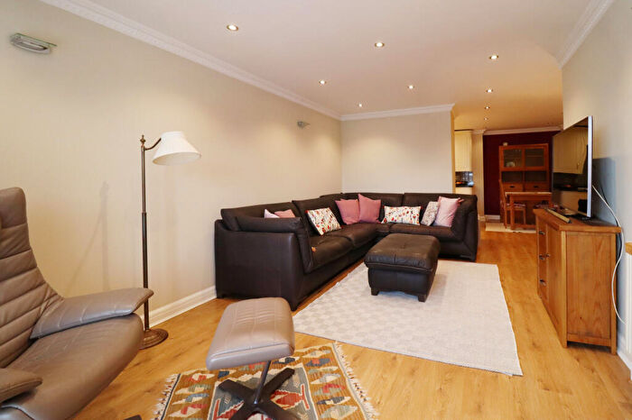 2 Bedroom Flat For Sale In Copers Cope Road, Beckenham, BR3