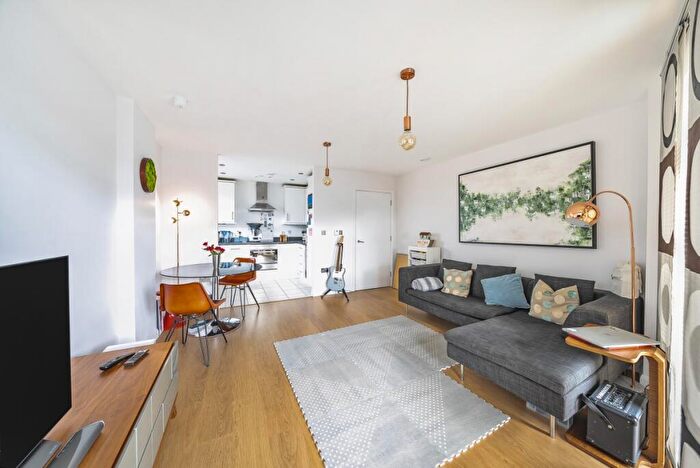 2 Bedroom Flat To Rent In Albert Road, London, NW6