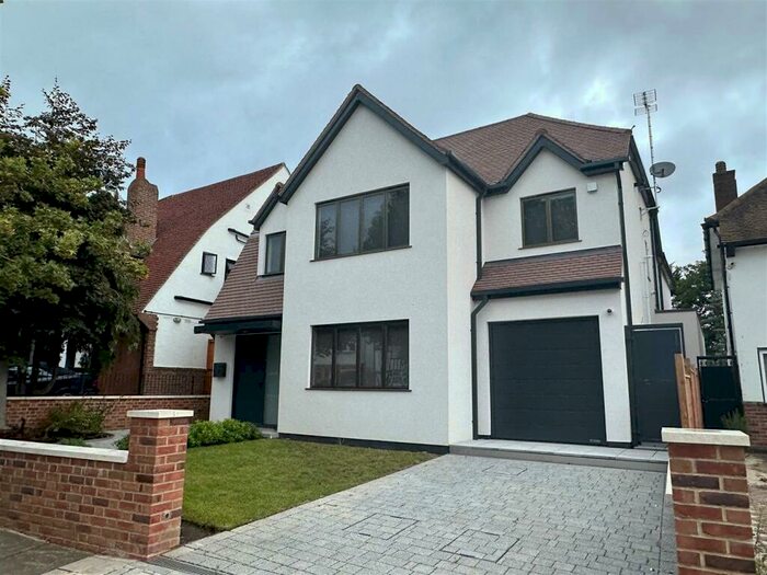 5 Bedroom Detached House To Rent In Pebworth Road, Harrow, HA1