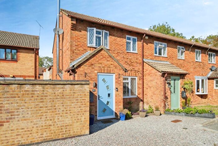 3 Bedroom End Of Terrace House For Sale In Pebble Court, Marchwood, Southampton, Hampshire, SO40