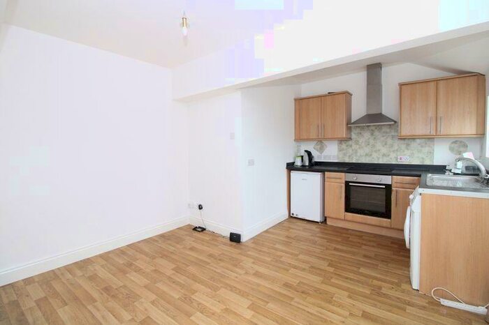 2 Bedroom Apartment To Rent In The Broadway, Bedford, MK40