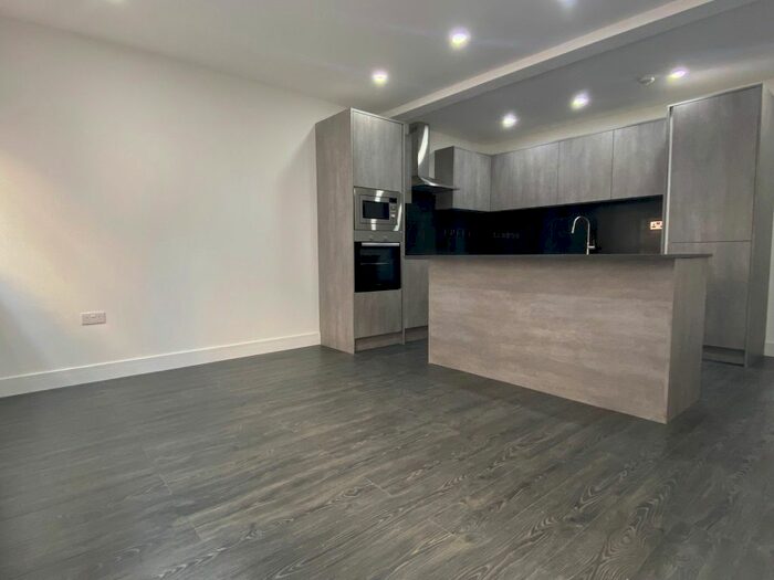 2 Bedroom Flat To Rent In High Street, Gravesend, DA11