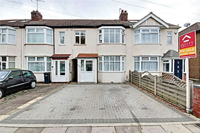 3 Bedroom Terraced House For Sale In Churchbury Lane, Enfield, Middlesex, EN1