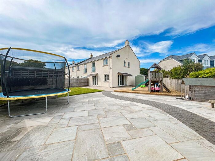 3 Bedroom End Terrace House For Sale In Home Farm Close, Portland, DT5