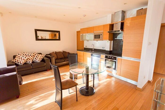 1 Bedroom Apartment To Rent In Westferry Road, Canary Wharf, Docklands, London, E14