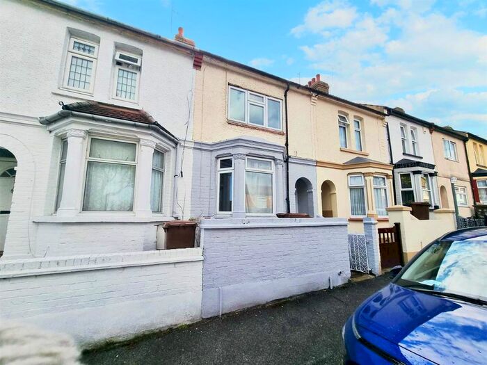 3 Bedroom Property To Rent In Strover Street, Gillingham, ME7