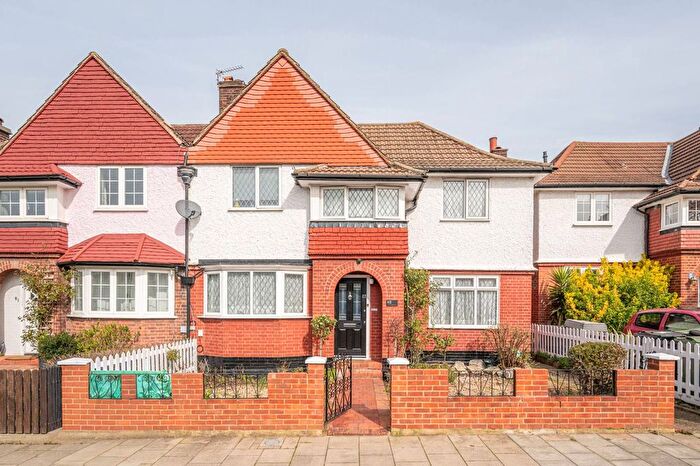 4 Bedroom Semi Detached House For Sale In Cricklade Avenue, Streatham Hill, London, SW2