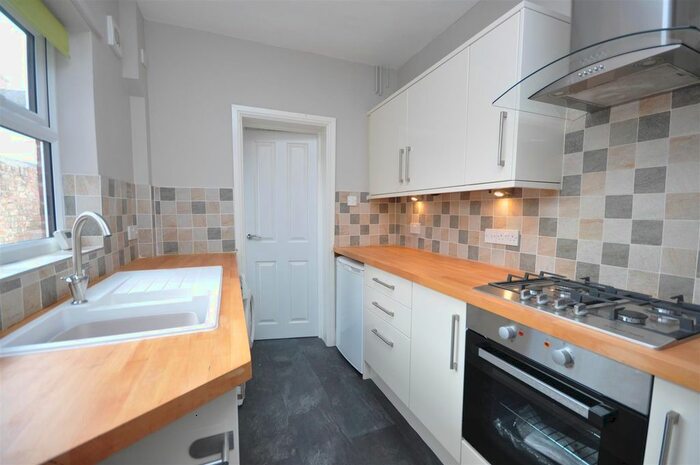 2 Bedroom End Of Terrace House To Rent In Baker Street, York, YO30