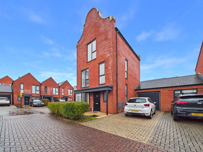 4 Bedroom Detached House To Rent In Prince George Drive, Kingsway, DE22