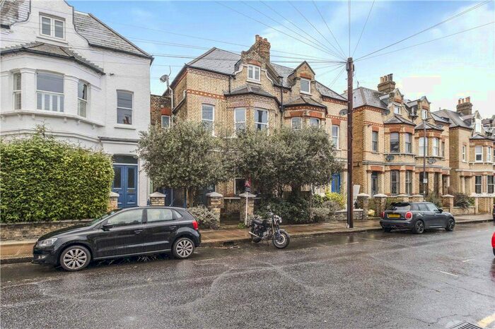 1 Bedroom Flat To Rent In Cromford Road, Wandsworth, SW18