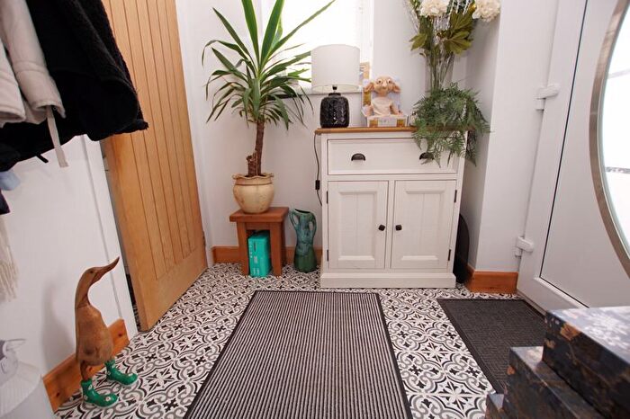 3 Bedroom End Of Terrace House For Sale In Pettycot Crescent, Gosport, PO13
