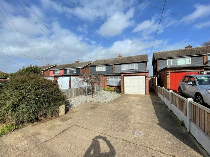 4 Bedroom Semi-Detached House For Sale In Princess Margaret Road, East Tilbury, Tilbury, RM18