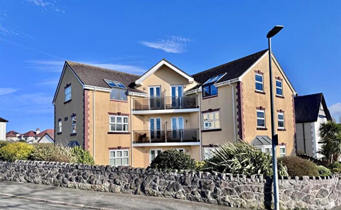 2 Bedroom Apartment For Sale In Albert Drive, Deganwy, Conwy, LL31