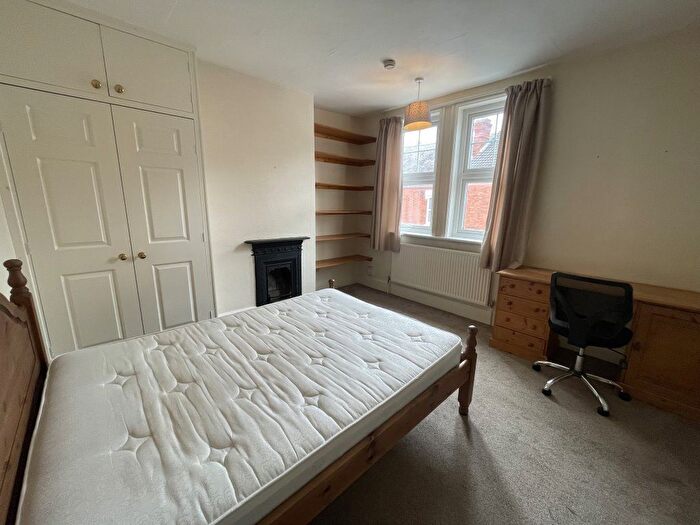3 Bedroom Terraced House To Rent In Montague Road, Leicester, LE2