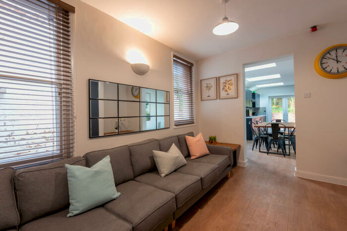 7 Bedroom Property To Rent In Queens Crescent, Exeter, EX4