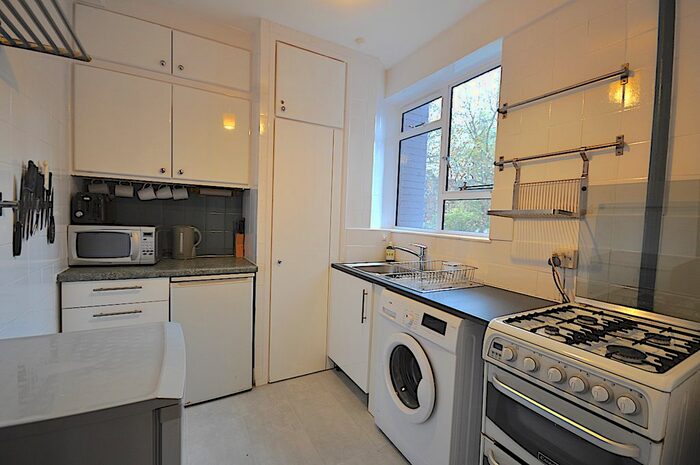 3 Bedroom Flat To Rent In Tavistock Place, Bloomsbury, Ucl/Uclh, Lse, Russell Square, Kings Cross, London, WC1H