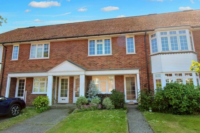 3 Bedroom Maisonette To Rent In Cranbrook Court, Fleet, Hants, GU51