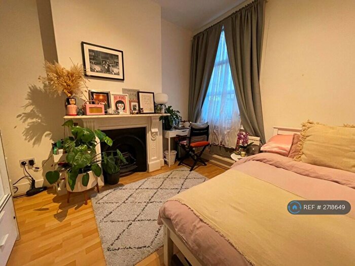 2 Bedroom Flat To Rent In Rainham Road, London, NW10