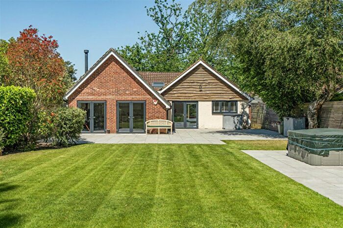 4 Bedroom Bungalow For Sale In Ellis Road, Crowthorne, Berkshire, RG45