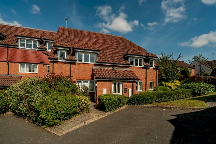2 Bedroom Apartment To Rent In Iver Court, Lenborough Road, Buckingham, MK18