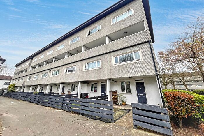2 Bedroom Flat For Sale In Raccoon Way, Hounslow, TW4
