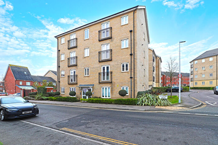 1 Bedroom Apartment To Rent In Five Oaks Lane, Chigwell, IG7