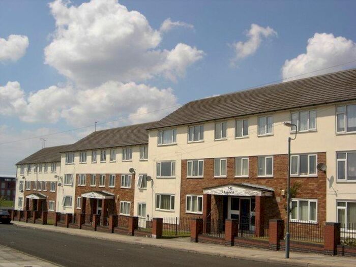 3 Bedroom Flat To Rent In Lemon Street, Kirkdale, Liverpool, L5