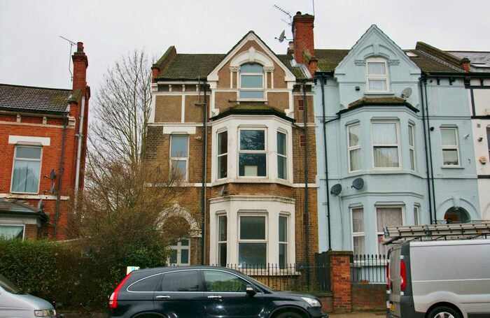 2 Bedroom Flat To Rent In Station Road, Harlesden, London, NW10