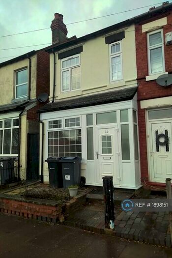 2 Bedroom Terraced House To Rent In Hampton Court Road, Birmingham, B17