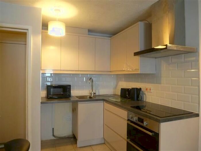 1 Bedroom Flat To Rent In Quantock Parade, Bridgwater, TA6
