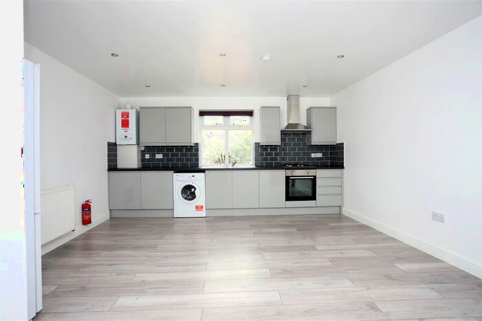 2 Bedroom Flat To Rent In Malvern Avenue, South Harrow, Harrow, HA2