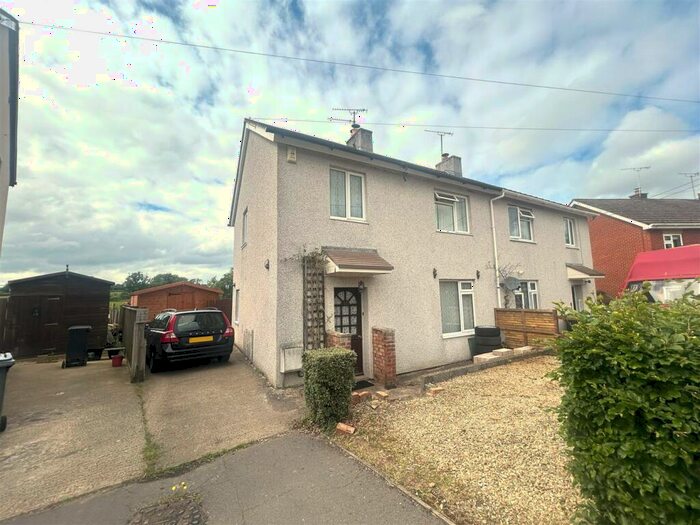 3 Bedroom Semi-Detached House For Sale In Mintys Top, Bromham, Chippenham, SN15