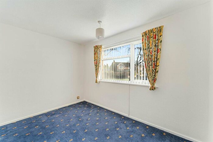 2 Bedroom Apartment For Sale In Wrayton Lodge, Whitehall Road, Sale, M33