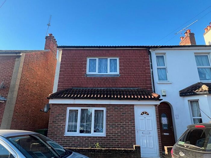 3 Bedroom Semi-Detached House To Rent In Coleman Road, Aldershot, GU12