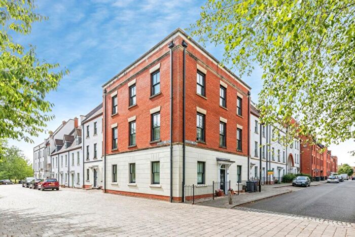 2 Bedroom Flat For Sale In Clickers Drive, Northampton, Northamptonshire, NN5