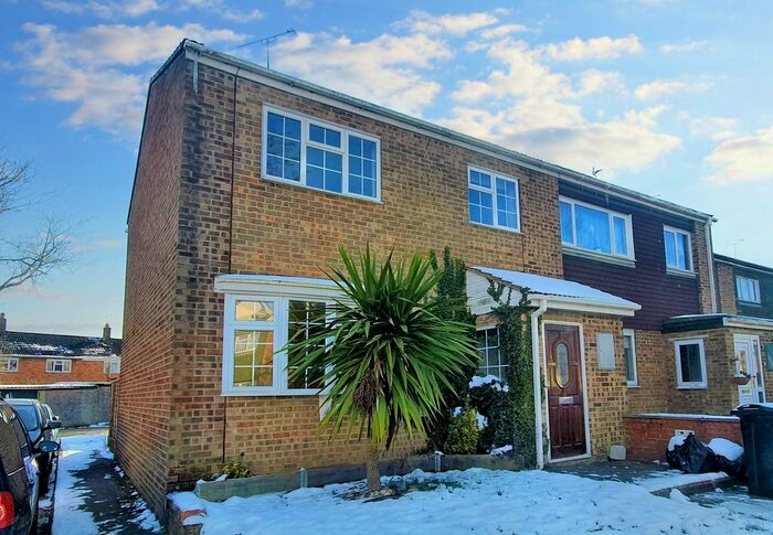 3 Bedroom Property To Rent In Harper Road, Ashford, TN23