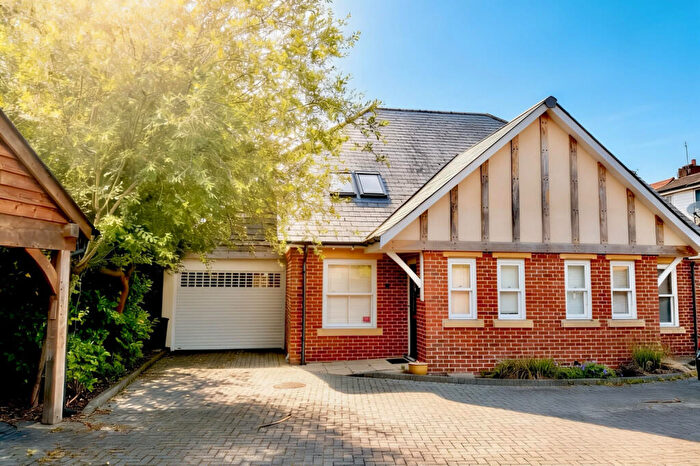 3 Bedroom Semi-Detached House For Sale In Hunters Lodge, Southampton Road, BH24