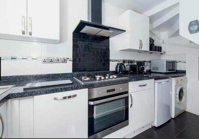 1 Bedroom Property To Rent In Lower Cannon Road, Heathfield, Newton Abbot, TQ12