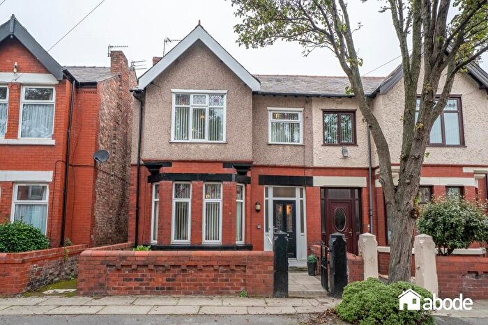 4 Bedroom Semi-Detached House For Sale In Cambridge Drive, Crosby, Liverpool, L23