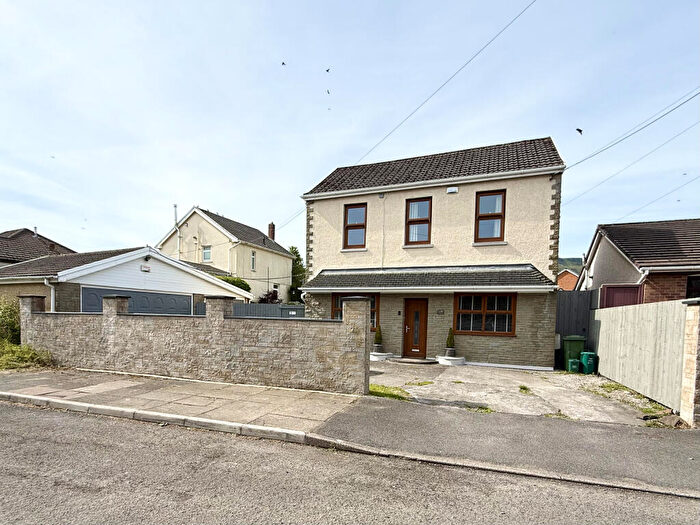 3 Bedroom Detached House For Sale In , Tramway, Hirwaun, Aberdar, Rhondda Cynon Taf, CF44