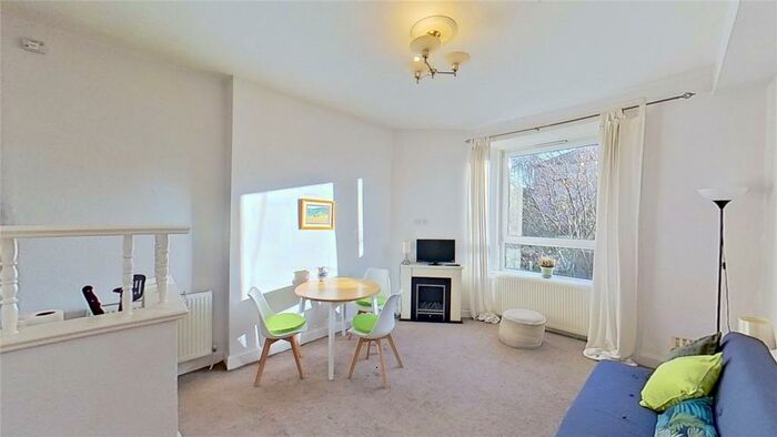 1 Bedroom Flat To Rent In Albert Street, Edinburgh, Midlothian, EH7