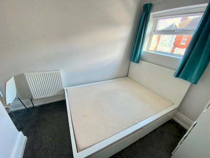 1 Bedroom Terraced House To Rent In Lawrence Road, Southsea, Hampshire, PO5