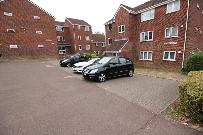 2 Bedroom Flat To Rent In Jasper House, Percy Gardens, Worcester Park, KT4