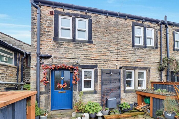 3 Bedroom Semi Detached House For Sale In Golcar Brow Road, Meltham, Holmfirth, West Yorkshire, HD9