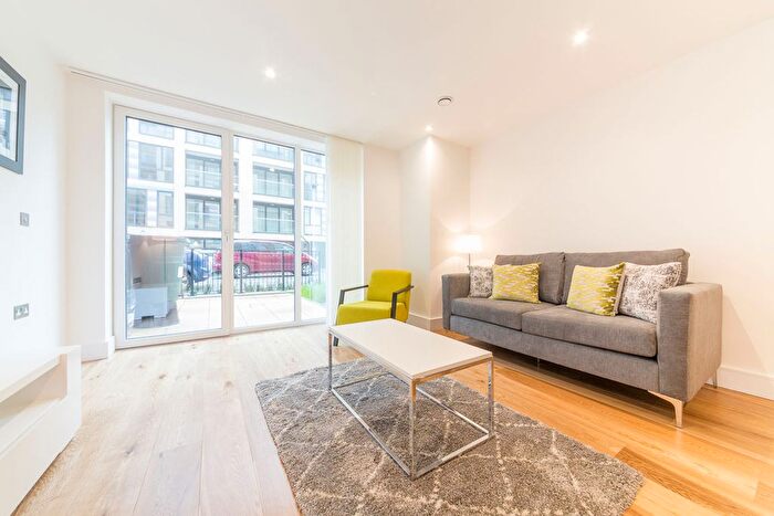 1 Bedroom Flat To Rent In West Court, Eltham, London, SE9