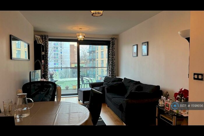 2 Bedroom Flat To Rent In Aragon Court, London, SE11