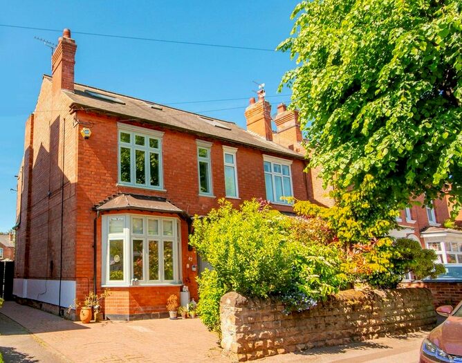 4 Bedroom Semi-Detached House To Rent In Ella Road, West Bridgford, NG2